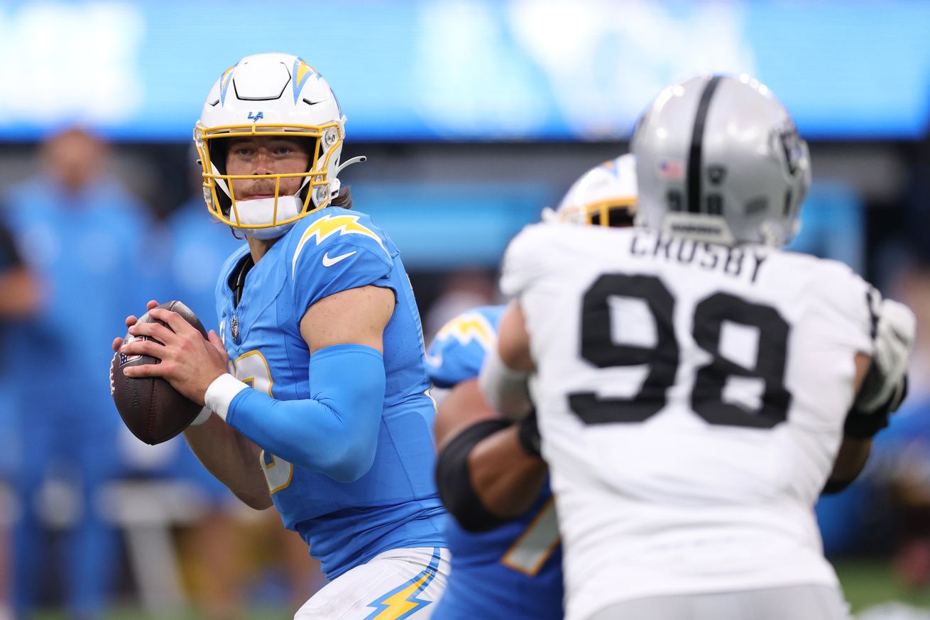 Las Vegas Raiders v Los Angeles Chargers