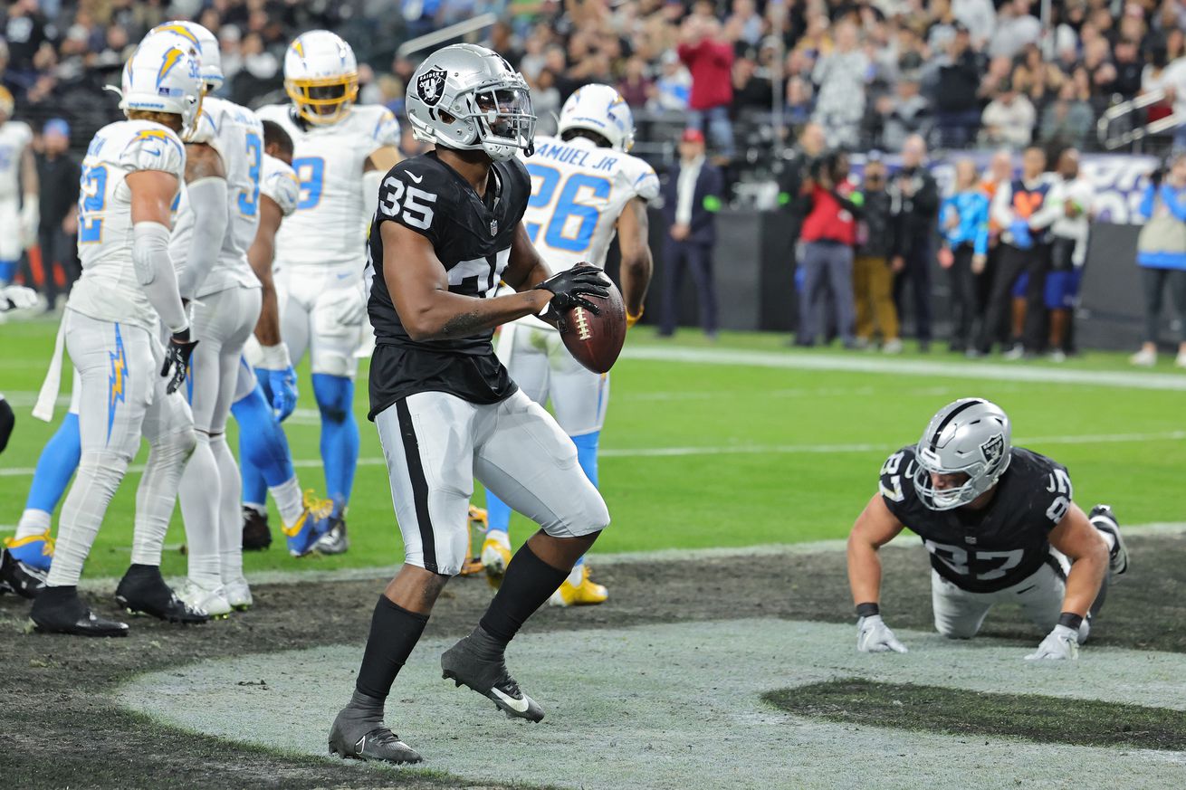 Los Angeles Chargers v Las Vegas Raiders