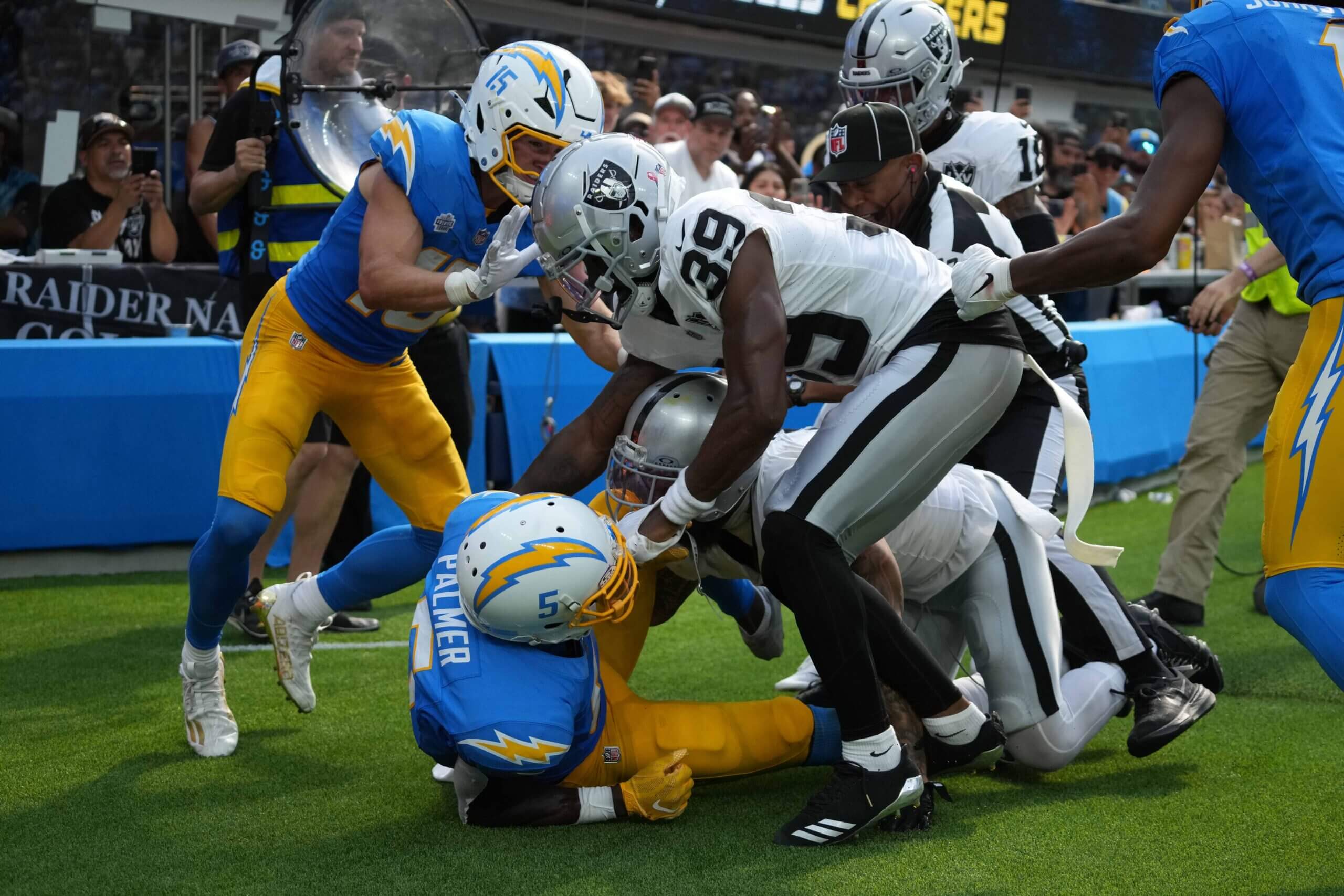 Chargers, Raiders