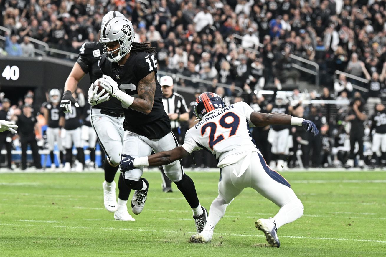 Denver Broncos v Las Vegas Raiders