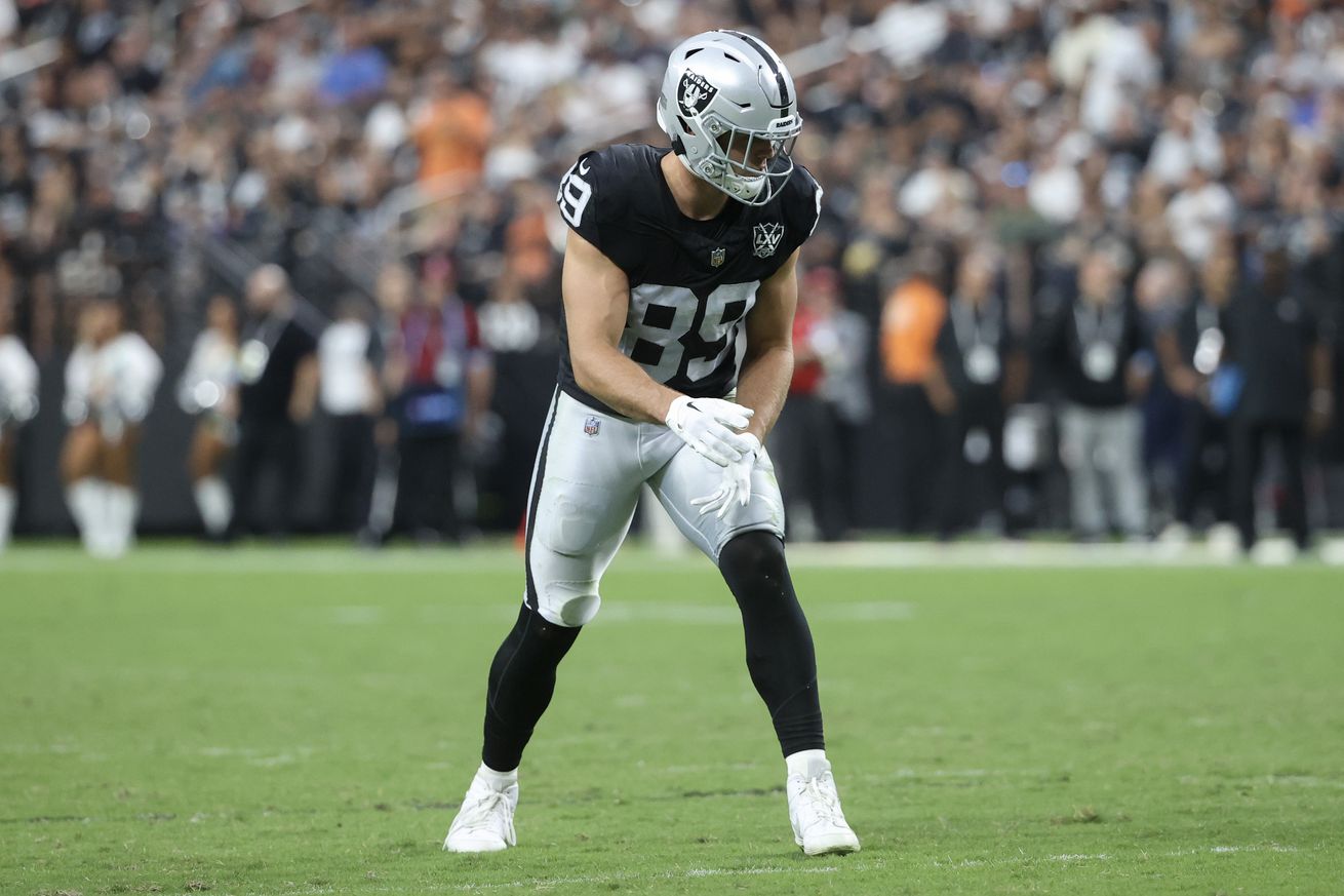 Cleveland Browns v Las Vegas Raiders