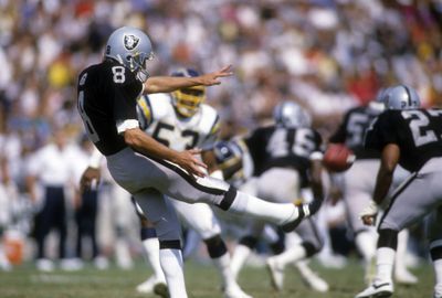 San Diego Chargers v Los Angeles Raiders