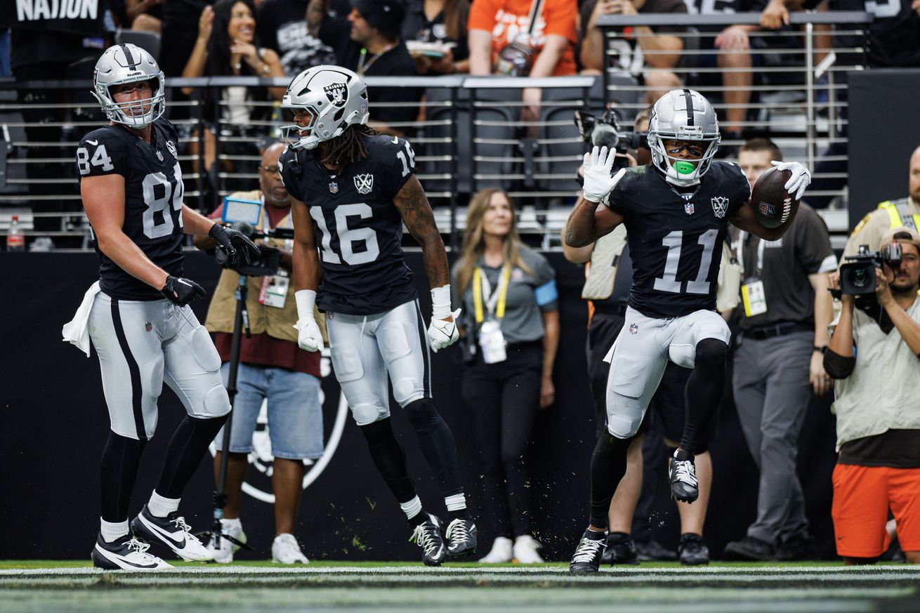 Cleveland Browns v Las Vegas Raiders