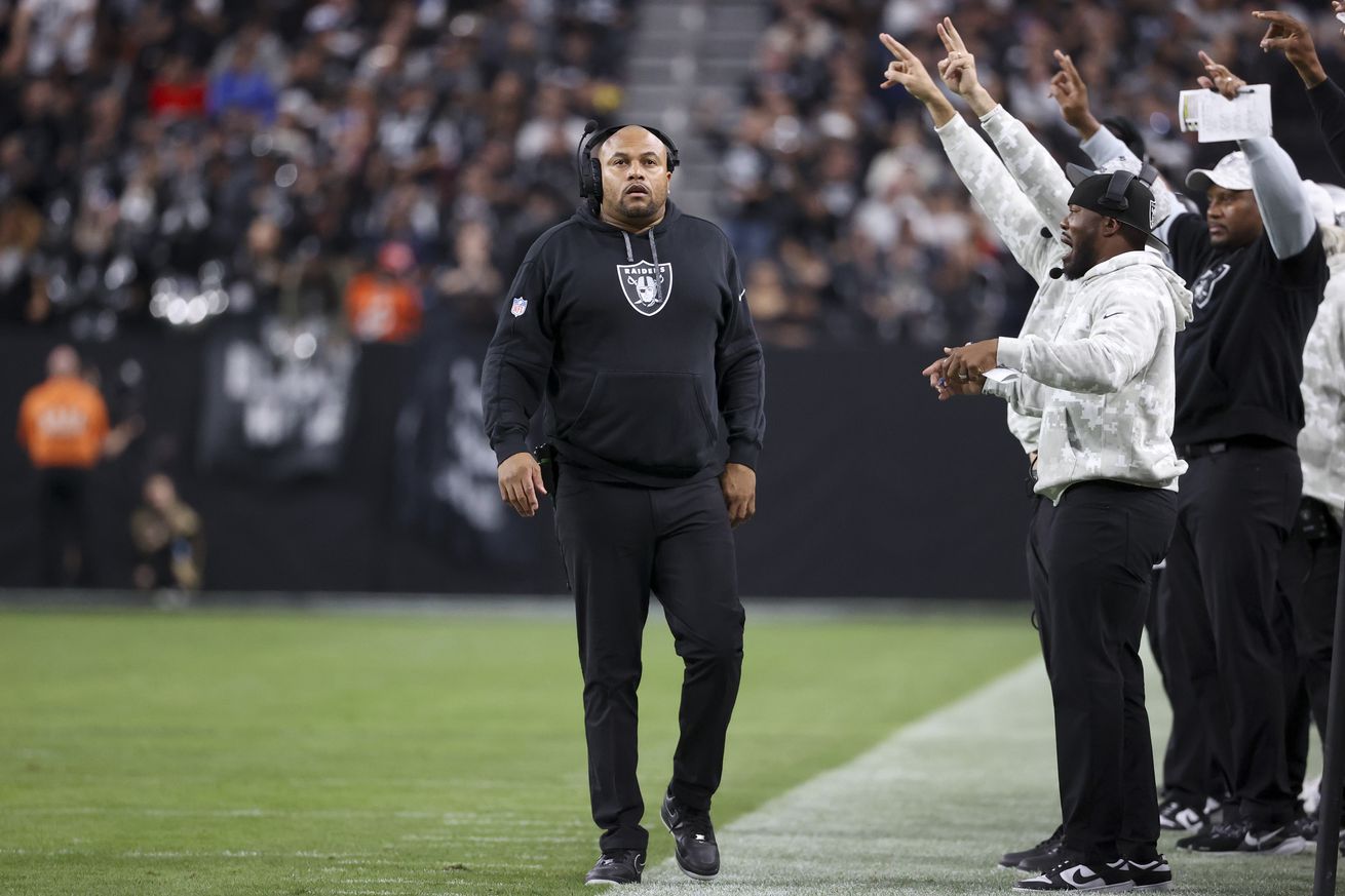 Denver Broncos v Las Vegas Raiders