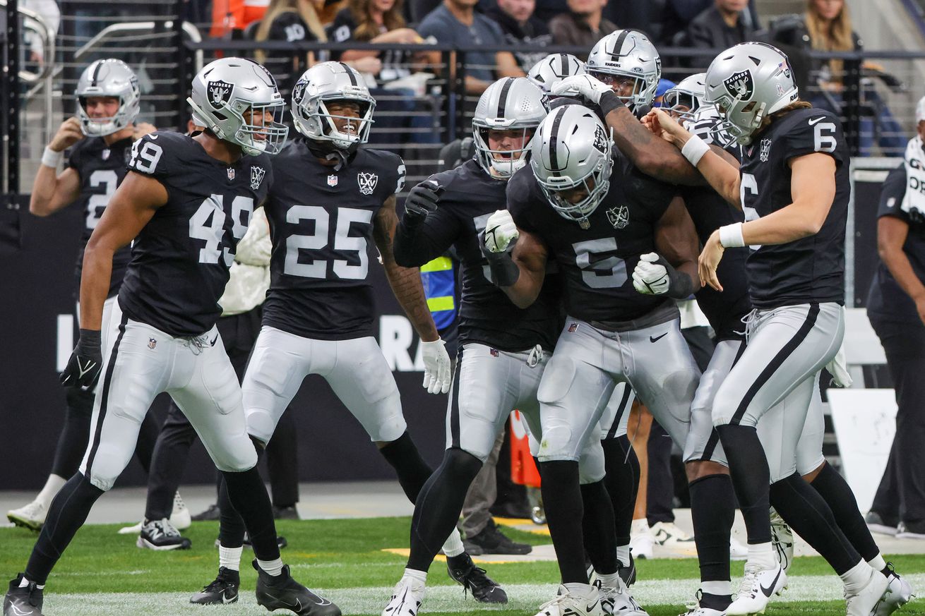 Denver Broncos v Las Vegas Raiders