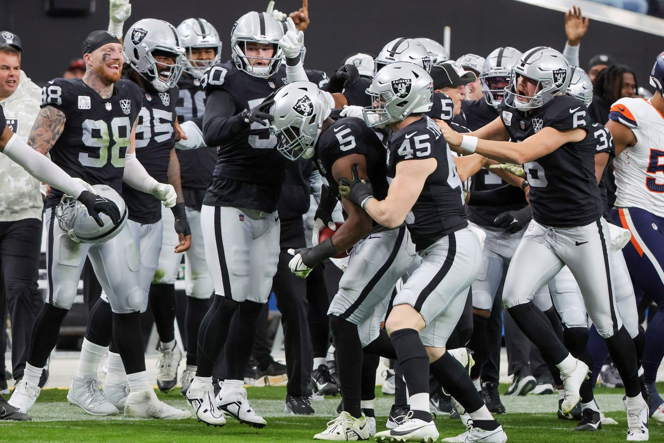 Denver Broncos v Las Vegas Raiders