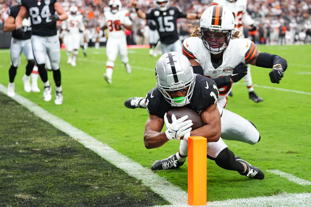 Cleveland Browns v Las Vegas Raiders