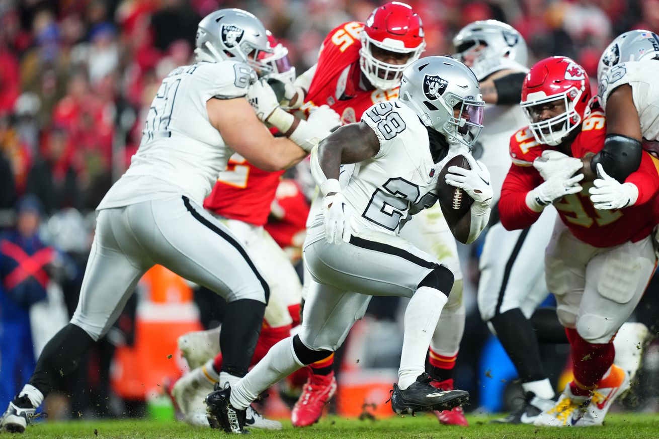 Las Vegas Raiders v Kansas City Chiefs