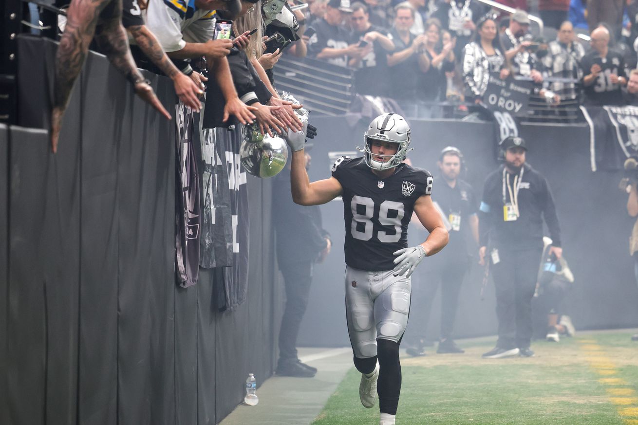 Los Angeles Chargers v Las Vegas Raiders