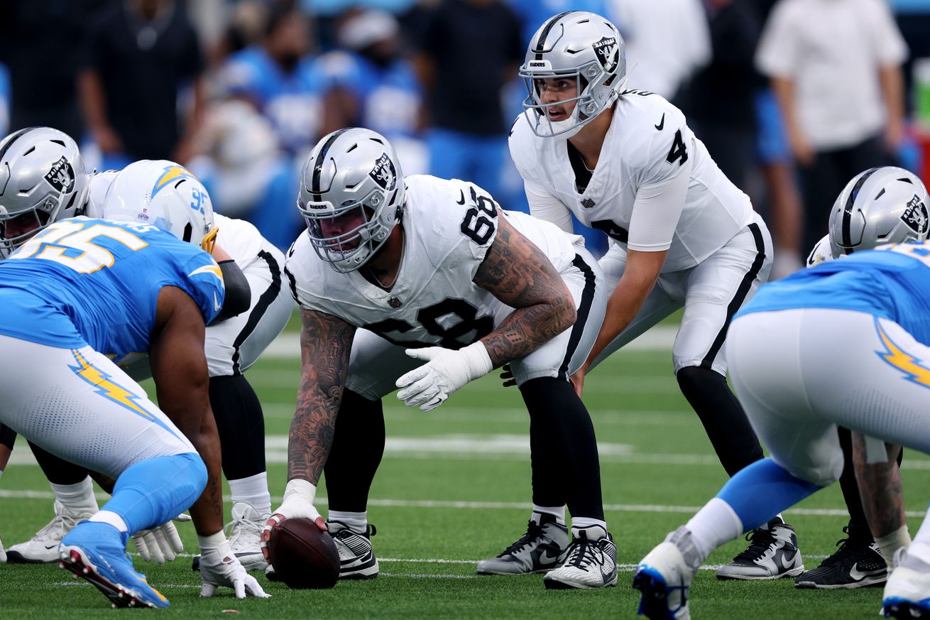 Las Vegas Raiders v Los Angeles Chargers